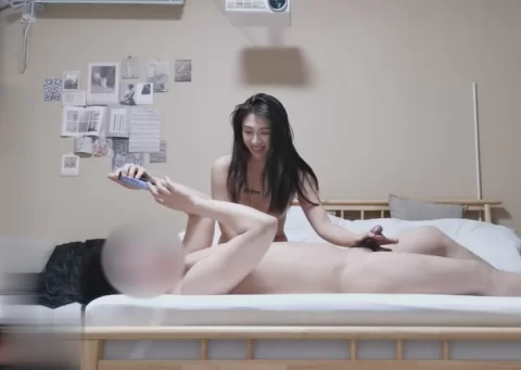 酒店约炮明星颜值艺校学妹媚眼含春闷骚母狗如饥似渴